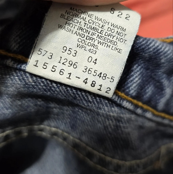 Vintage '96 Levi’s 561 Loose Fit Straight Leg Jeans, Medium Wash, Sz 12 w/ Flaws - Picture 11 of 13